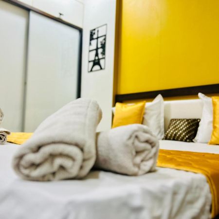 7 Seasons Palm Suite With Sky Orbit, Balcony, Swimming Pool, Wifi, Playground Rajkot Exteriör bild