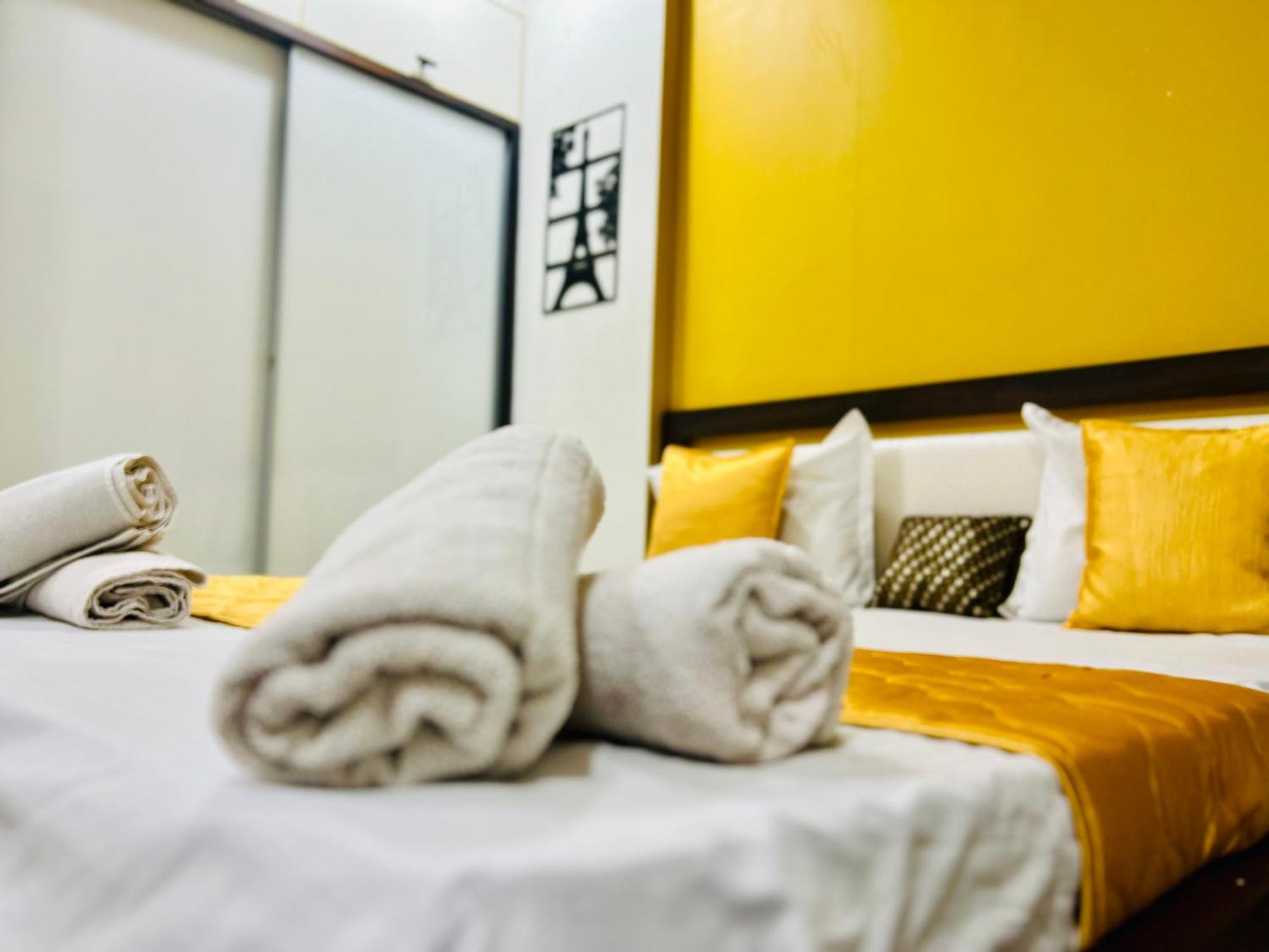 7 Seasons Palm Suite With Sky Orbit, Balcony, Swimming Pool, Wifi, Playground Rajkot Exteriör bild